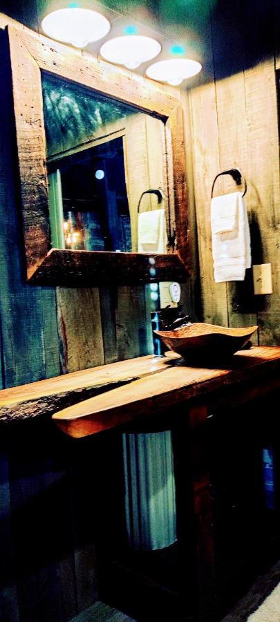 Hocking Hills Rusty Lofts Daire Logan Dış mekan fotoğraf