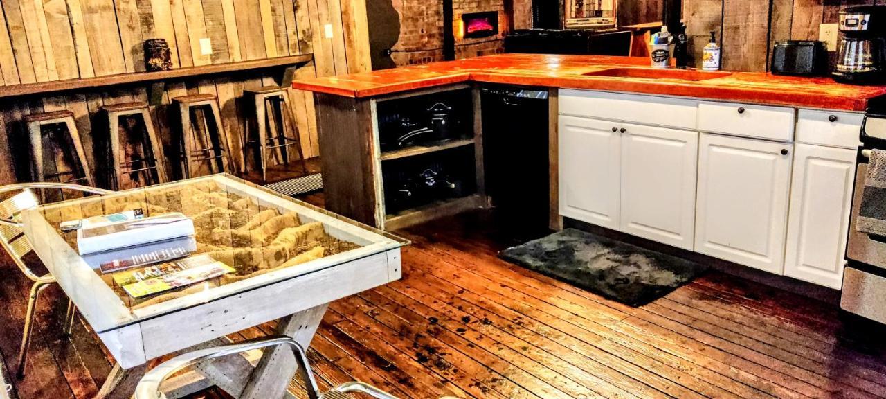 Hocking Hills Rusty Lofts Daire Logan Dış mekan fotoğraf