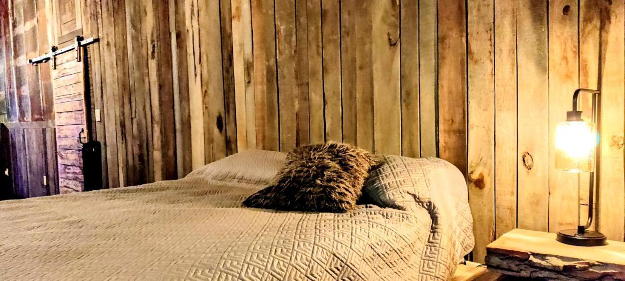 Hocking Hills Rusty Lofts Daire Logan Dış mekan fotoğraf