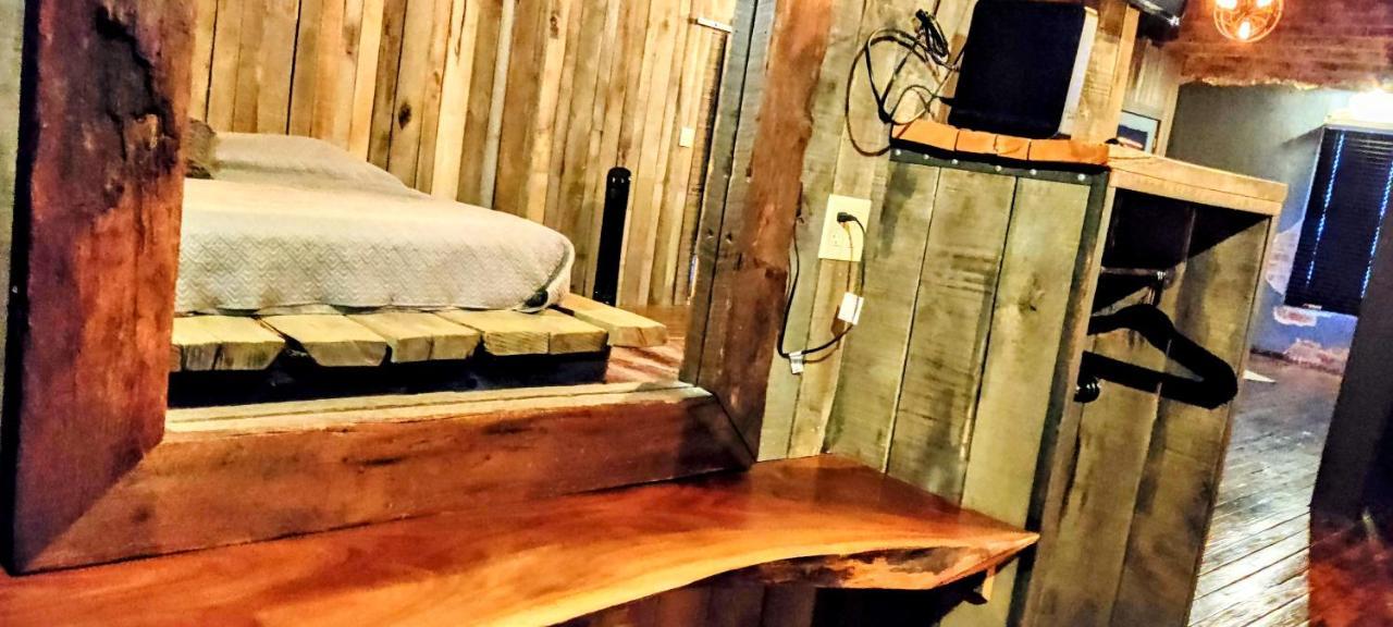 Hocking Hills Rusty Lofts Daire Logan Dış mekan fotoğraf